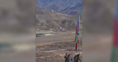 Qafan aeroportunun qarşısında Azərbaycan bayrağı qaldırıldı – VİDEO