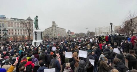 Navalnının həyat yoldaşı SAXLANILDI: Moskvada keçirilən mitinqdən SON MƏLUMATLAR – Qarşıdurma