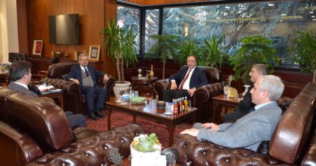 AY Partiya Başqanı Ankara Universitetinin rektoru ilə görüşdü