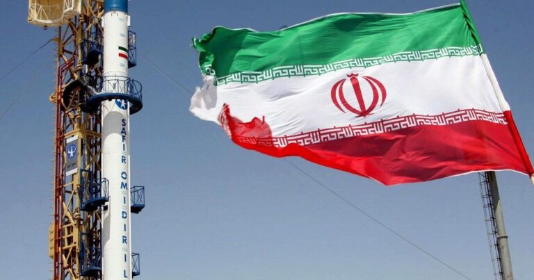 İran peykdaşıyıcısını orbitə çıxardı