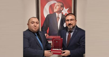 Hikmət Ərənə “Qardaş Təşəkkürü” Plaketi təqdim edildi- FOTO