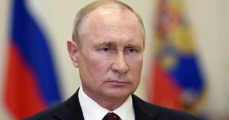 Putin koronavirus əleyhinə peyvənd edildi