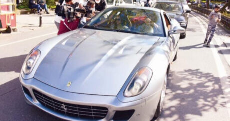 Məşhur cütlüyün 2 milyonluq “Ferrari”si görənləri ŞOK ETDİ – FOTOLAR