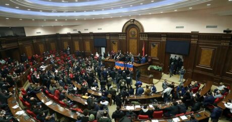 Ermənistan parlamenti buraxıldı