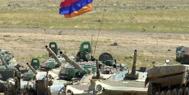 MN: Sərhəd yaxınlığında Ermənistan tankları cəmləşib