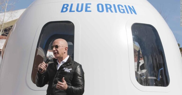 Cef Bezosla birgə kosmosa uçmaq üçün 28 milyon dollar ödədi
