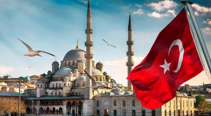 Türkiyənin turizm gəlirləri 53 faiz, xərcləri isə 2 dəfədən çox artdı