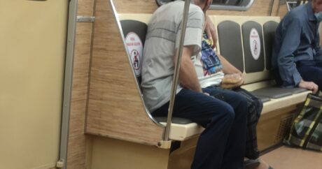 Bakı metrosunda BİABIRÇILIQ: Yaşlı kişidən hamilə qıza qarşı… – FOTO