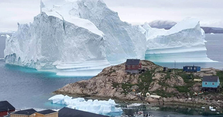 Qrenlandiya əriyir: Bir gündə 8,5 milyard ton buz suya döndü