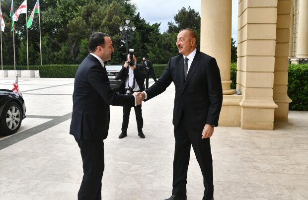 İlham Əliyev Gürcüstanın Baş naziri ilə görüşdü – FOTO