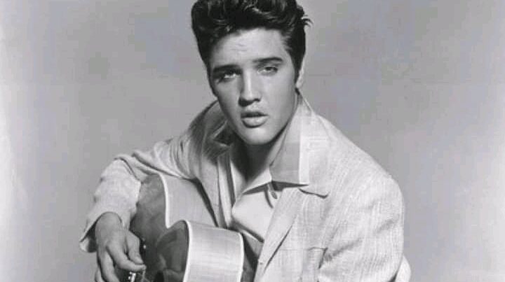 Elvis Preslinin saçı 72 min 500 dollara satıldı – FOTO