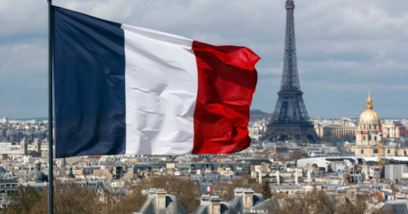 Fransadakı soydaşlarımız fransız siyasətçilərin məsuliyyətsiz addımına sərt etirazlarını bildirdilər