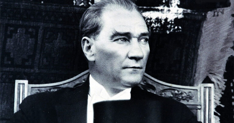 Yunanların Atatürk qorxusu: Onun olduğu səhifənin cırılması üçün təlimat verildi – FOTO