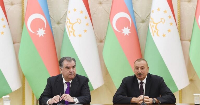 İlham Əliyev Tacikistan prezidentini təbrik etdi
