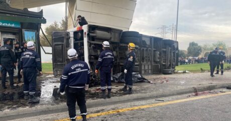 Bakıda yük avtomobili ilə sərnişin avtobusu toqquşdu – 5 ölü, 21 yaralı / FOTO