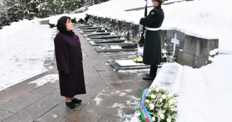 Sahibə Qafarova 13 yanvar qurbanlarının xatirəsi yad etdi