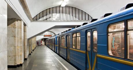 Metroda TƏHLÜKƏ: Oyuncağın içindən güllələr çıxdı – FOTO