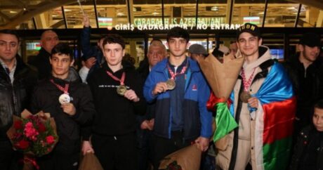 Avropa çempionatında medal qazanan boksçularımız vətənə qayıtdılar