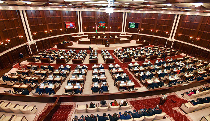 Milli Məclisin deputatlarının maaşı artırıldı