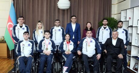 Nazir medal qazanmış paralimpiyaçıları qəbul etdi