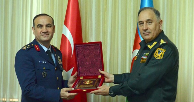 Azərbaycan Ordusunun Baş Qərargah rəisi türkiyəli generalla görüşdü