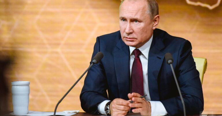 Putin general ovuna çıxdı: Kimlərin kəlləsi gedəcək?