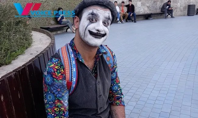 16 yaşından dünya turunda olan pantomim sənətçisi: “Azərbaycanda həyat bahalıdır” – MÜSAHİBƏ