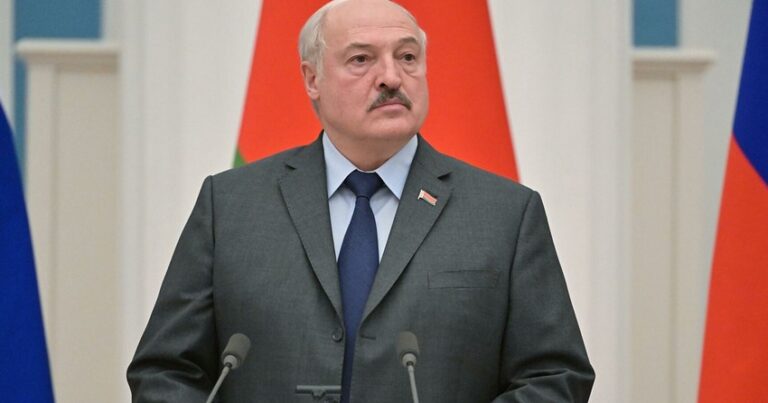 Lukaşenko: “Sülh istəyirsənsə, müharibəyə hazırlaş”