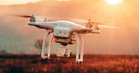 Polislər üçün yeni dron hazırlandı – Hədəfi belə vurur