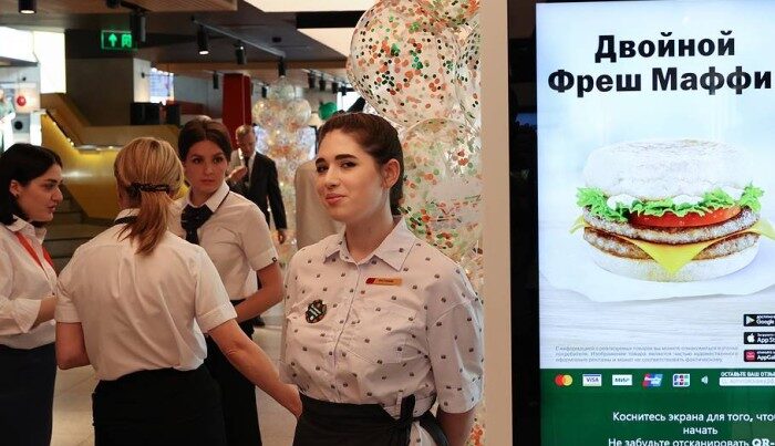 Rusiyadakı McDonald’s-a yeni ad verildi: “Dadlı – vəssalam”