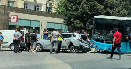 Bakıda avtobus ağır qəza törətdi: Yaralılar var – VİDEO