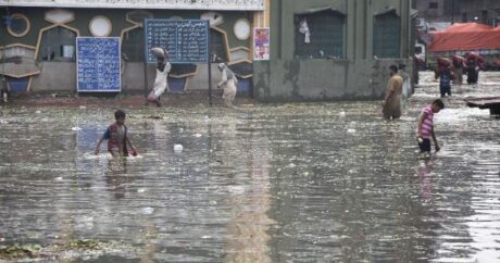 Pakistanda şiddətli yağış: Ölənlər var