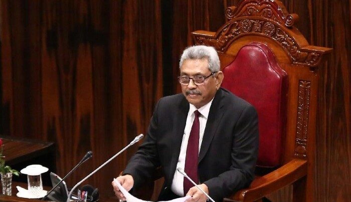 Şri-Lanka prezidenti ölkəsindən QAÇDI