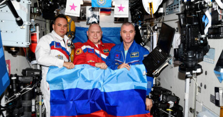 Rusiyalı kosmonavtlar fəzada separatçıların bayrağını qaldırdılar – BEYNƏLXALQ QALMAQAL
