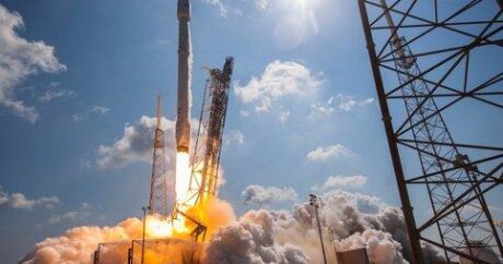 “SpaceX” şirkəti kosmosa daha 53 mini peyk buraxdı 