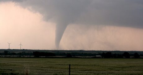 İzmirdə eyni anda 8 tornado: Əhali qorxuya düşdü – FOTO/VİDEO