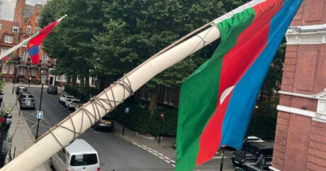 Londondakı səfirliyimizdə yenidən Azərbaycan bayrağı dalğalanır!