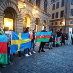 Azərbaycanlılar İsveç parlamentinin önündə piket keçirdi – FOTO