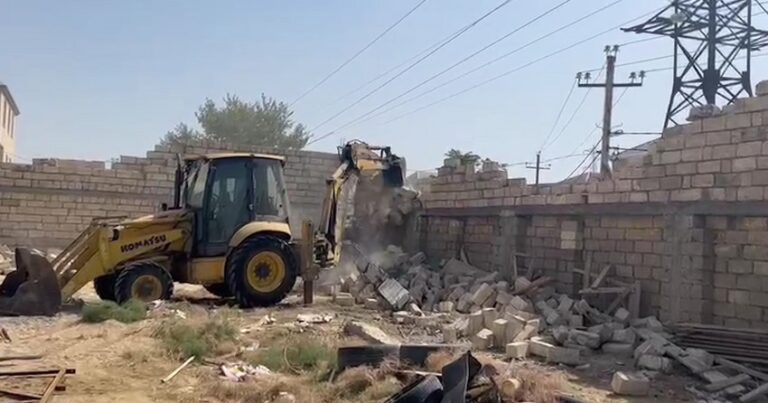 Bakıda daha bir qanunsuz tikintinin qarşısı alındı