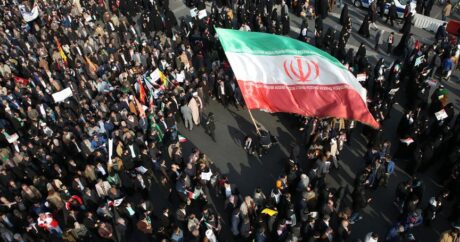 “İrandakı mürtəce rejim, ola bilər ki, indiki geyim qaydalarını bir az da sərtələşdirsin” – REAKSİYA