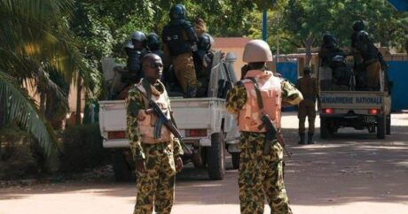 Burkina-Fasoda çevriliş: Prezident ölkəni tərk etdi – FOTO