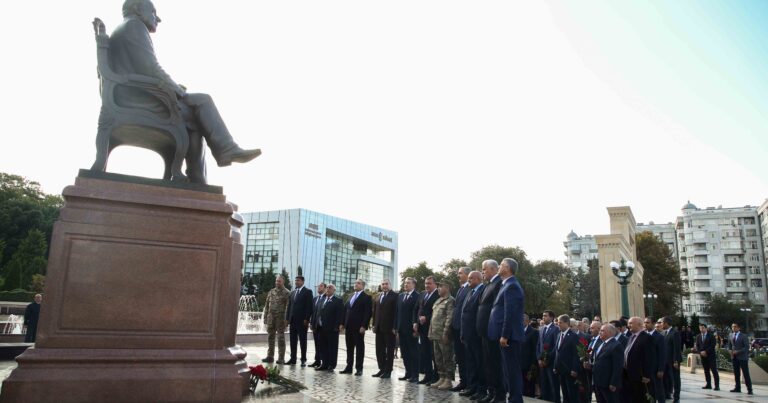 YAP-ın yaradılmasının 30 illiyinə həsr olunan konfrans keçirildi – FOTOLAR