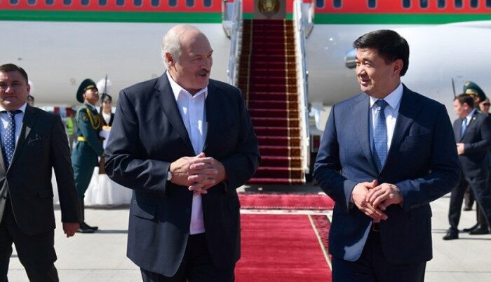 Lukaşenko Qırğızıstana getdi