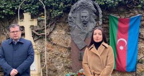 Leyla Abdullayeva Fransada Topçubaşovun məzarını ziyarət etdi – FOTO