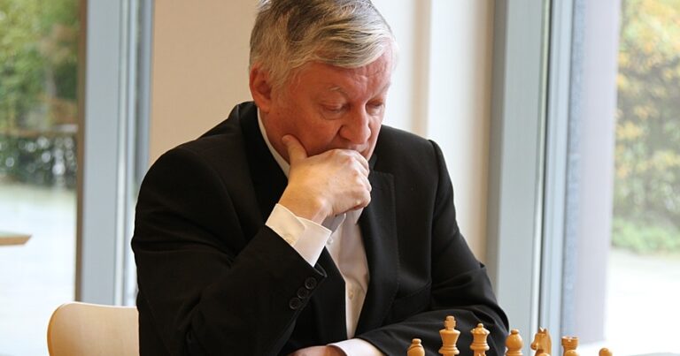 Karpov azərbaycanlı şahmatçı xanımın qulağına nə demişdi… – Çempionun xatirələri