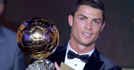 Ronaldo ödülünü şok məbləğə satdı