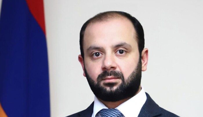 Ermənistanda nazir müavini işdən çıxarıldı