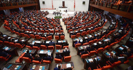 Türkiyə parlamenti 10 vilayətdə fövqəladə vəziyyətin tətbiqi haqqında qərarı təsdiqlədi