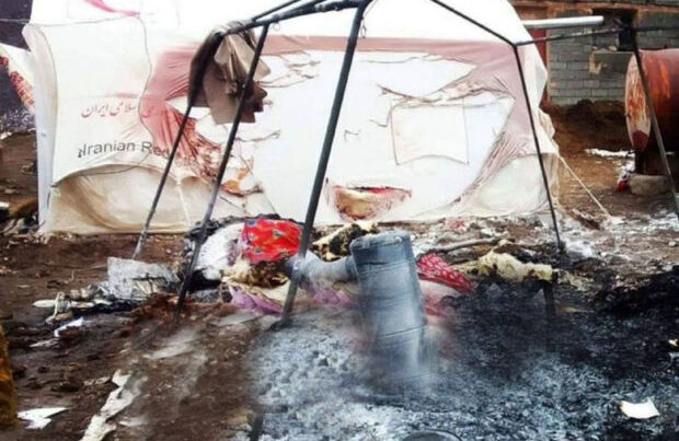 Xoy şəhərində zərərçəkmiş insanların sığındığı çadır yanaraq kül oldu