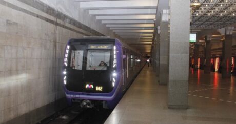 Metroda qatarların hərəkət intervalında gecikmələr oldu